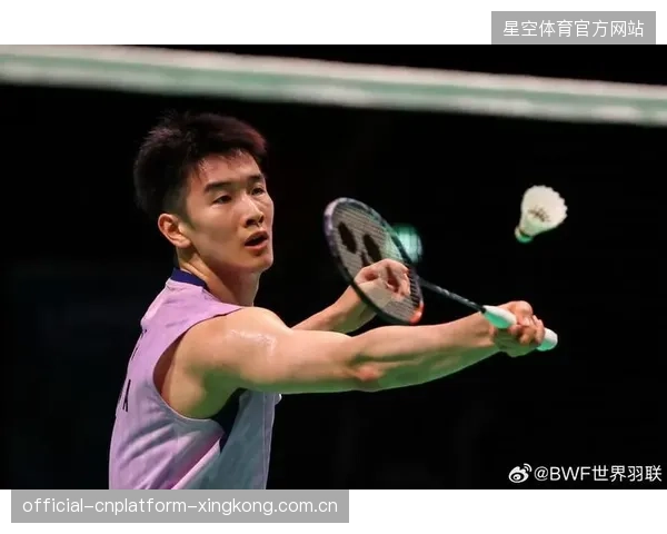 李诗沣后场逆转杀球锁定雅加达冠军
